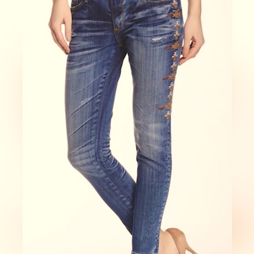 Driftwood Aztec Embroidered Distressed Marilyn Jeans Ladies 28